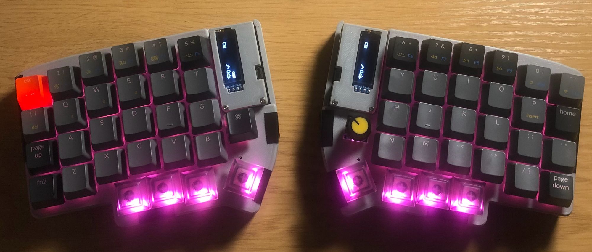 Lily58L split keyboard with custom 3D printed case