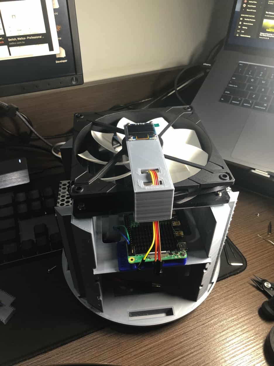 Mounting the fan on PiServer.